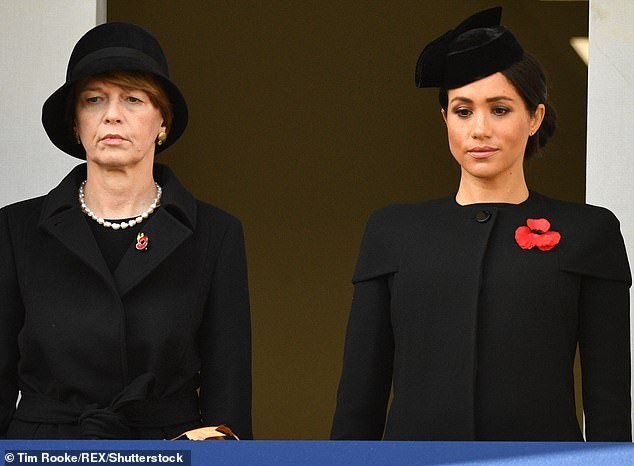 Duchess of Sussex, Meghan Markle attends her first Armistice Day at the Cenotaph (Photos)
