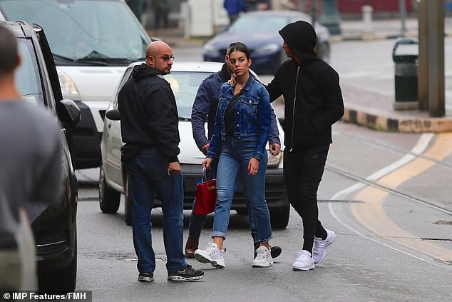 Cristiano Ronaldo and fianc?e Georgina Rodriguez visit a giant Italian church as they search for a wedding venue (Photos)