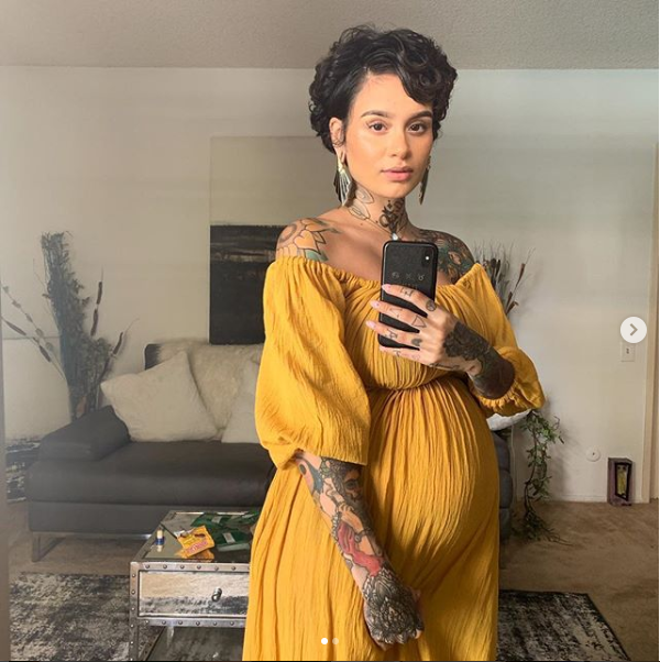 Singer Kehlani shows the world her 6-month baby bump, reveals she was hesitant to post photos because of negative comments (Photos)
