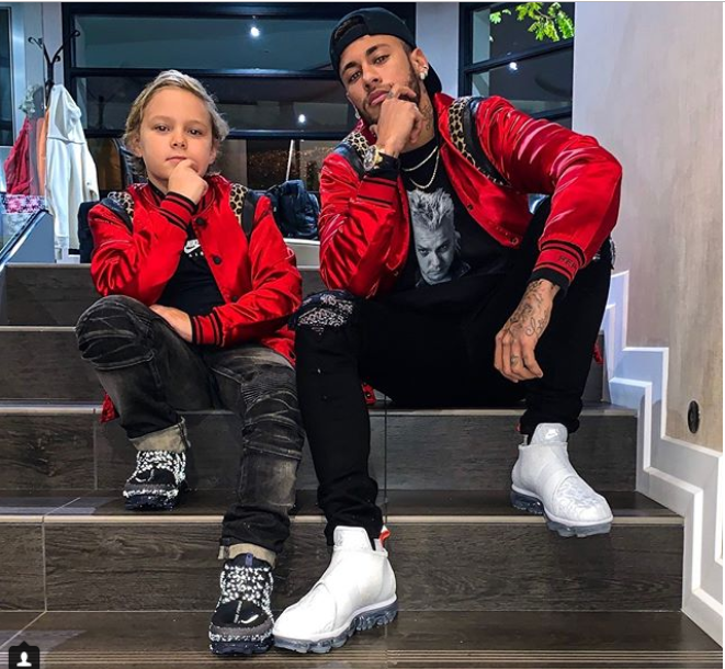 Football star Neymar and son Davi pose in matching outfits?(Photo)