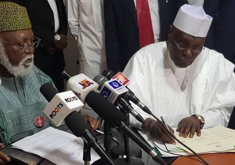 Photos: Finally,?Atiku, Ezekwesili sign the peace accord