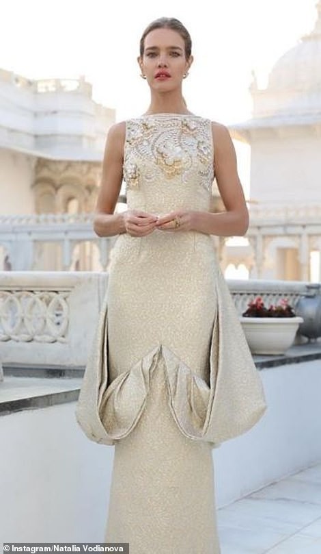 See glamorous photos from the lavish 0m wedding of the daughter of India