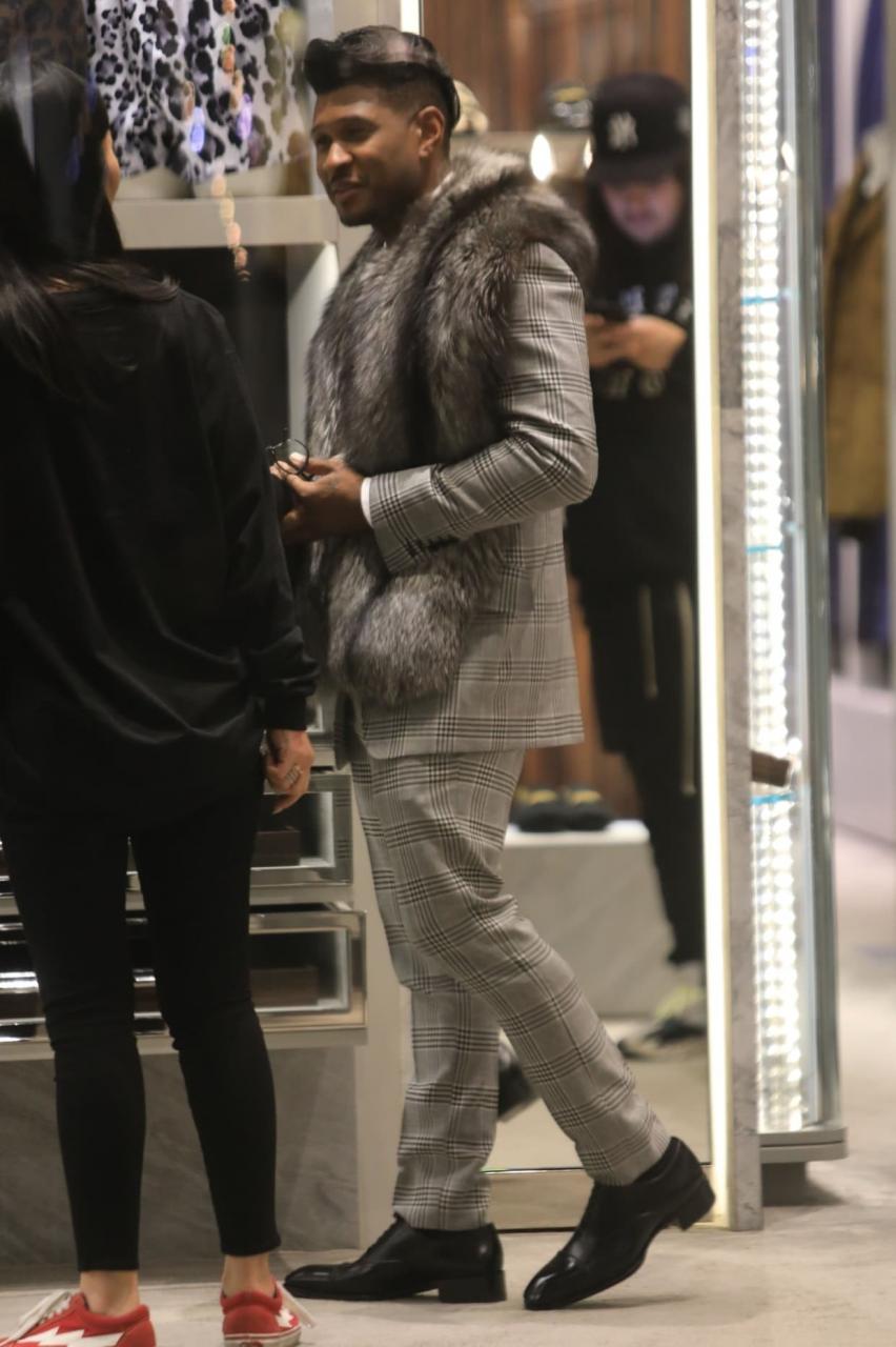 Usher, what the heck were you thinking? See the hairstyle he unveiled for New Year...lol (photos)