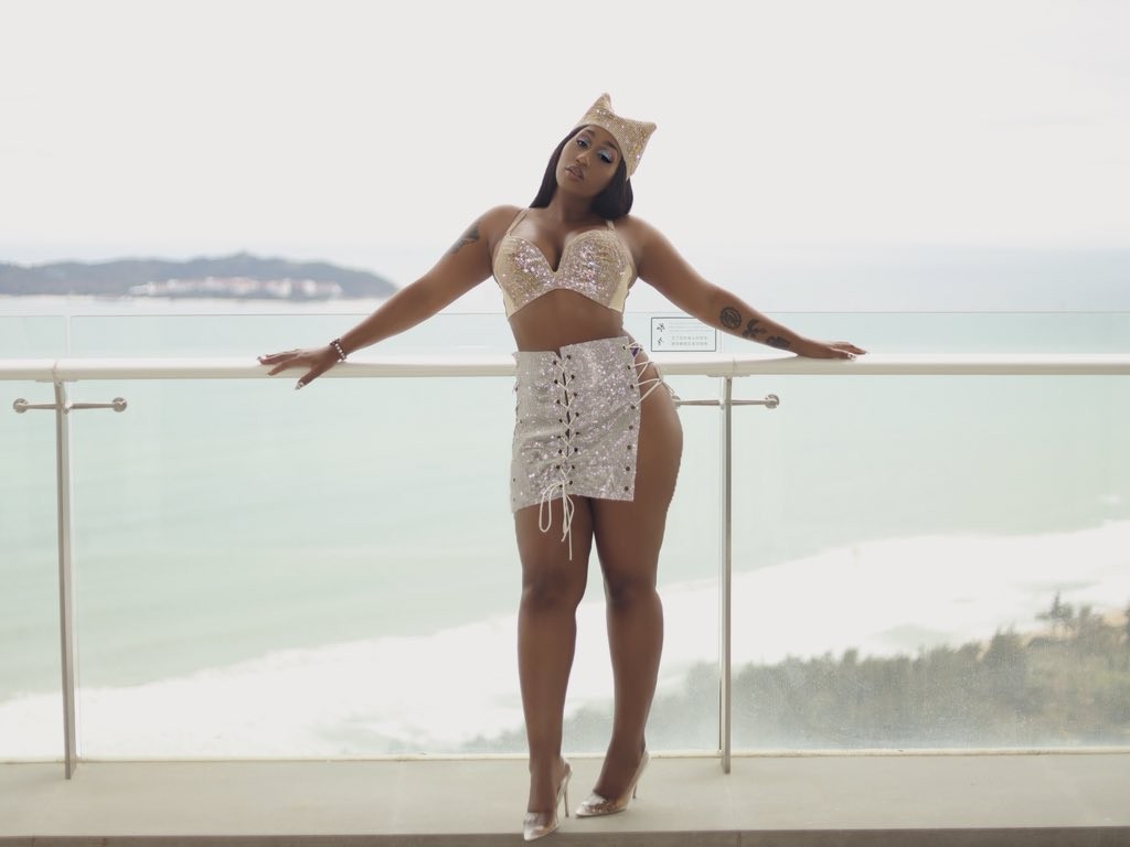 Victoria Kimani flaunts her cleavage as she goes underwear-free in new sexy photos?