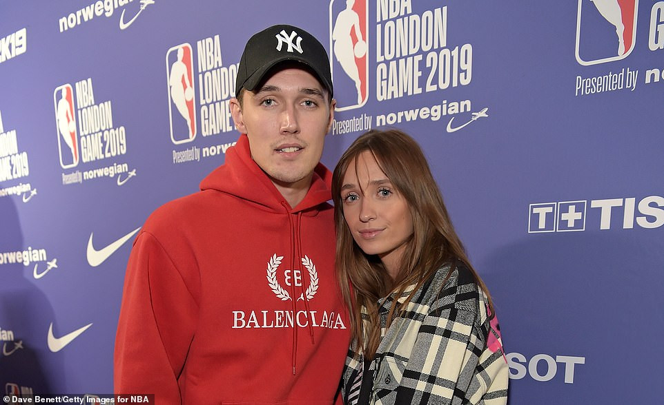 Arsenal and Chelsea football stars storm the O2 Arena in expensive designer wears to watch a basketball clash?(Photos)