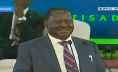 Video: Former Kenyan prime Minister, Ralia Odinga, uses Nigeria to crack corruption joke at a summit