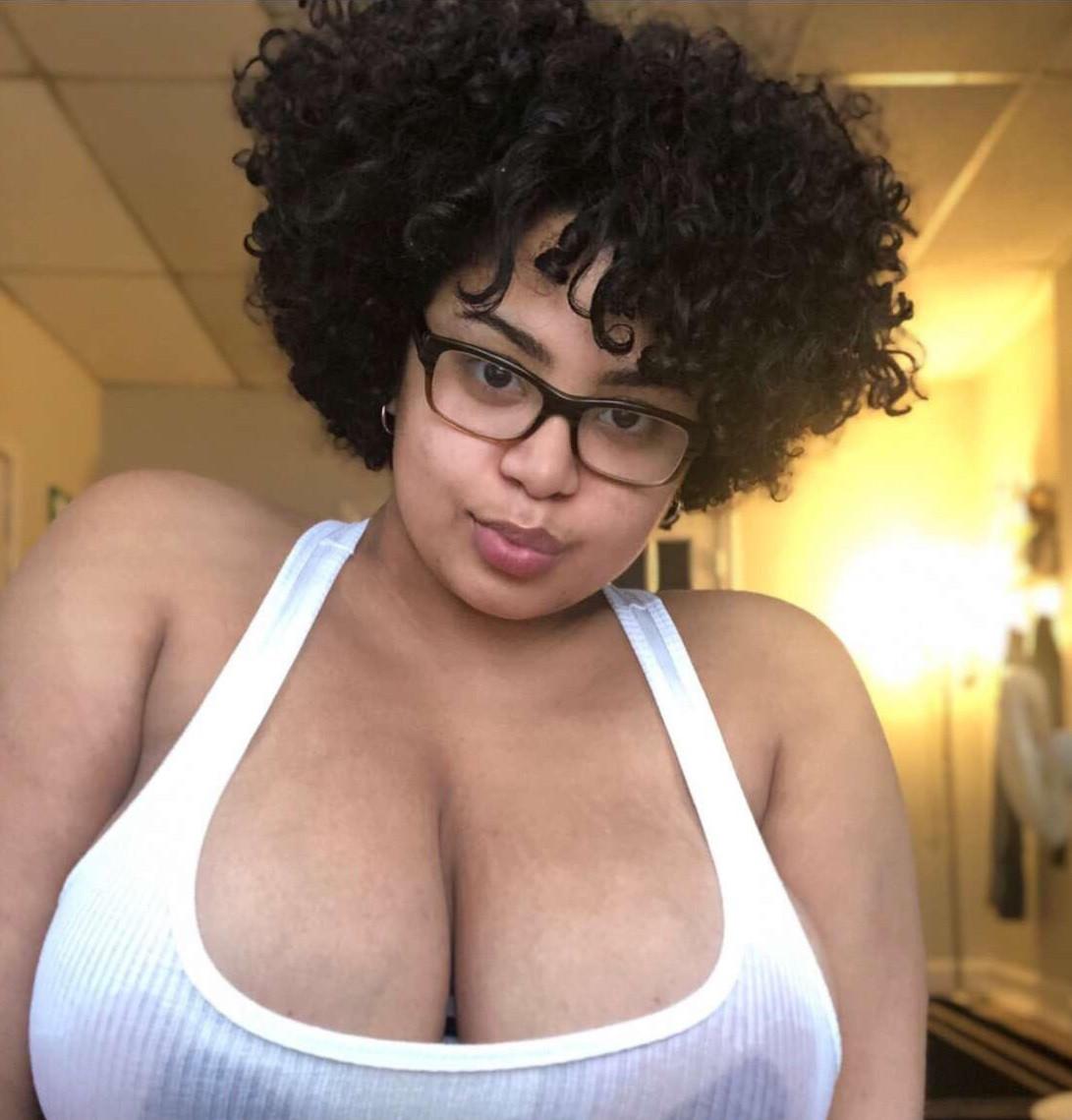  18+ Ladies are out there on Twitter showing off their assets