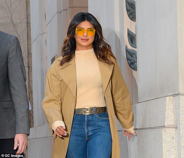 Priyanka Chopra shows off stylish look as she steps out in New York (Photos)