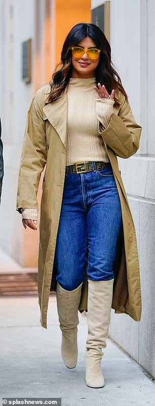 Priyanka Chopra shows off stylish look as she steps out in New York (Photos)