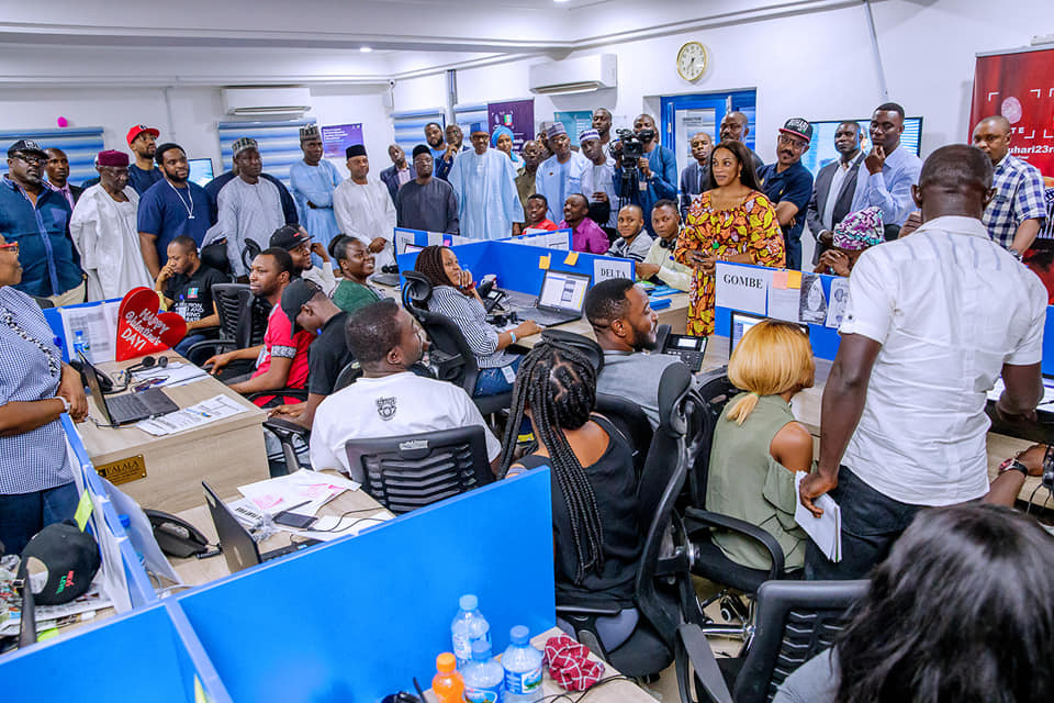 #NigeriaDecides: President Buhari visits APC  situation room in Abuja (Photos)