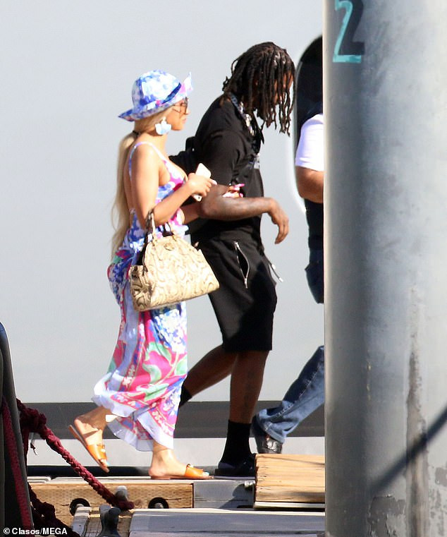 Cardi B and ?husband Offset enjoy romantic gateway in Los Cabos (Photos)