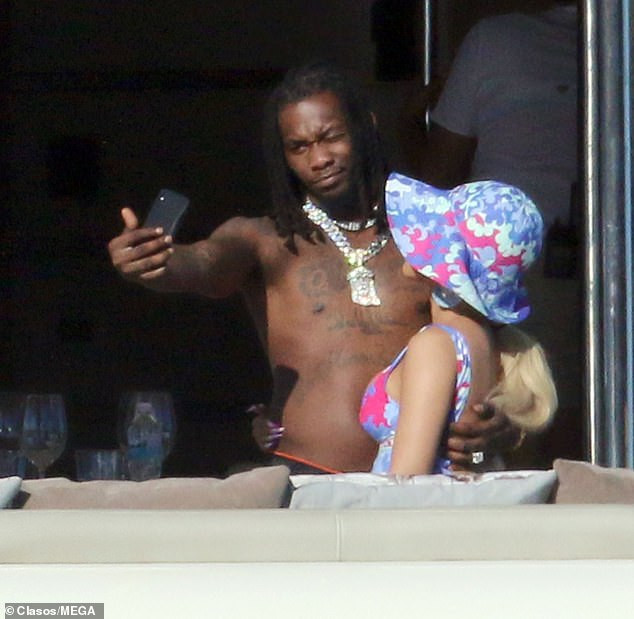 Cardi B and ?husband Offset enjoy romantic gateway in Los Cabos (Photos)