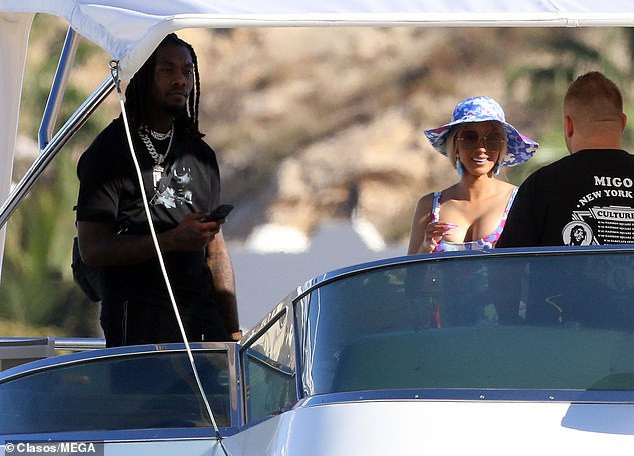 Cardi B and ?husband Offset enjoy romantic gateway in Los Cabos (Photos)
