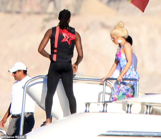 Cardi B and ?husband Offset enjoy romantic gateway in Los Cabos (Photos)
