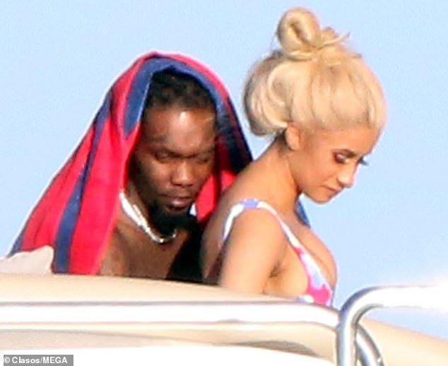 Cardi B and ?husband Offset enjoy romantic gateway in Los Cabos (Photos)