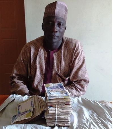EFCC arrests party agent with over N1.2m, another with N300k (Photos)