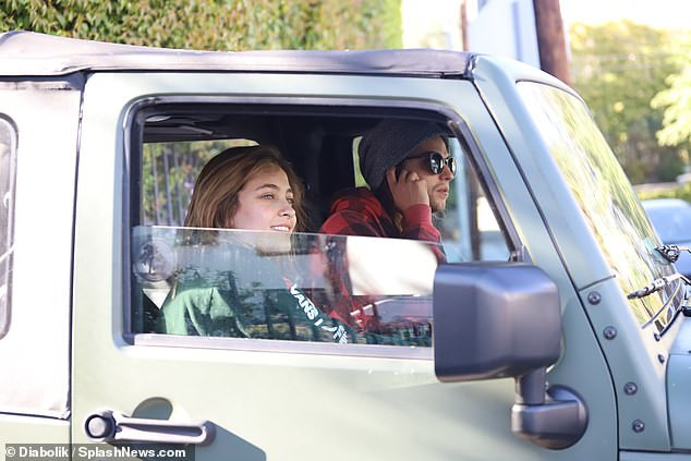Paris Jackson released from hospital despite denying suicide attempt (Photos)