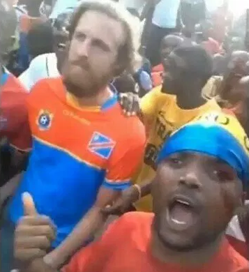 Hilarious! Congolese men and women go wild after spotting a man who looks like Jesus on the street