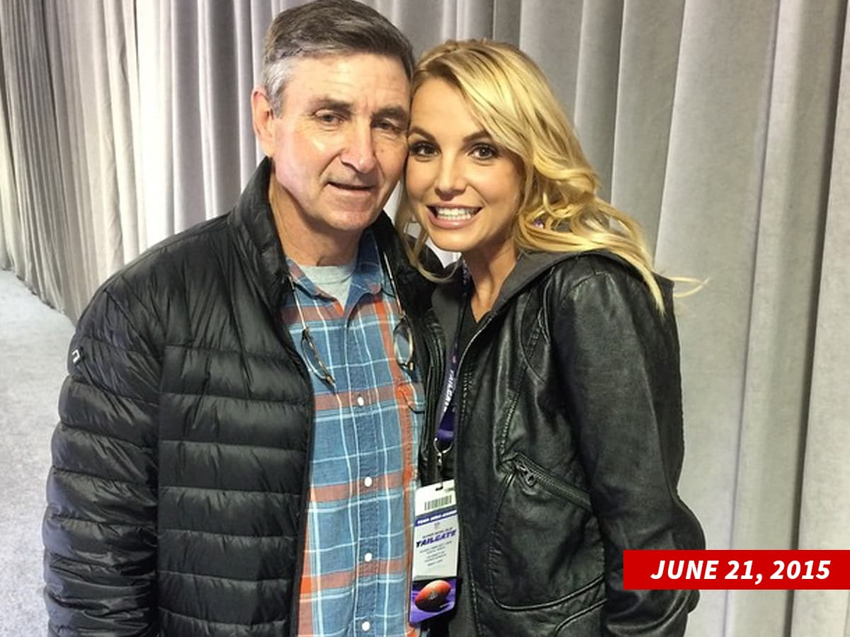 Britney Spears checks herself into a mental health facility