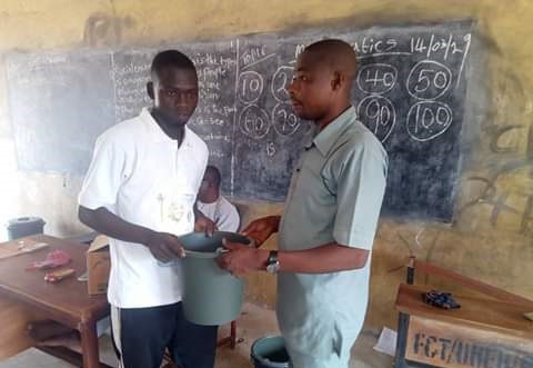 Photos: Student teachers gifted plastic buckets by Headmaster during their sendforth in Abuja