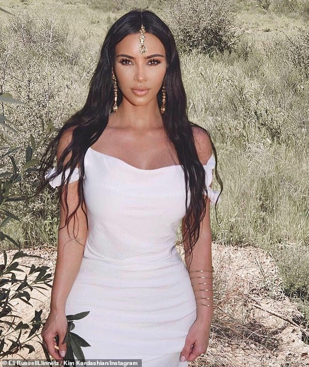 Kim Kardashian shows off her stunning look to Kanye West