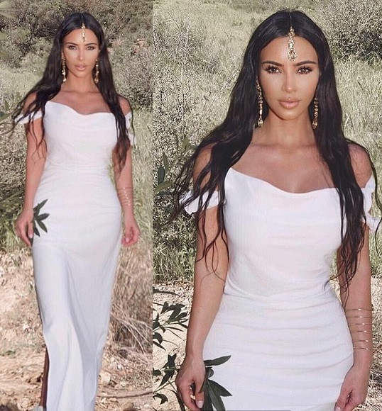 Kim Kardashian shows off her stunning look to Kanye West