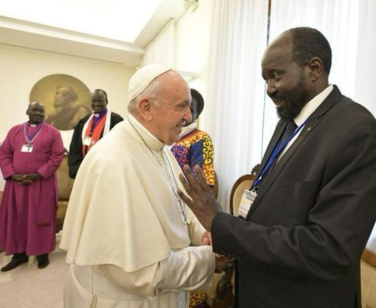 Photos: Pope Francis kisses the feet of Sudanese leaders urging them to maintain peace