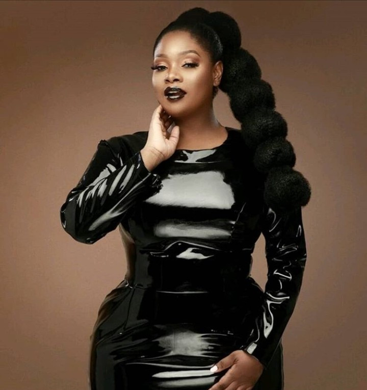 Toolz switches up her look in new photos