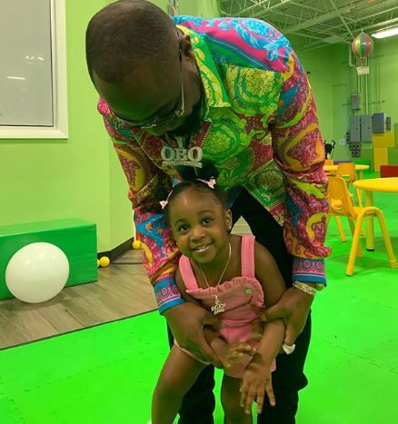 Photos:?Davido celebrates his?daughter