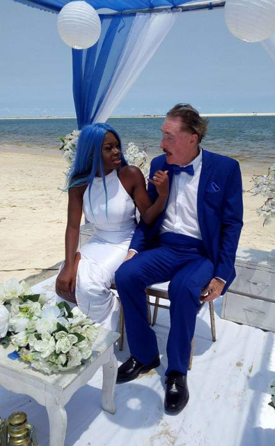 Nigerian woman gets married to an elderly White man at a beach in Lagos (photos)