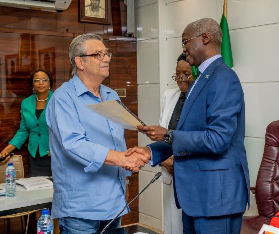 25-years after, FG fulfils pledge to give a house to former Super Eagles? coach, Clemens Westerhof