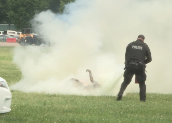 Man sets himself on fire on White House lawn (video)