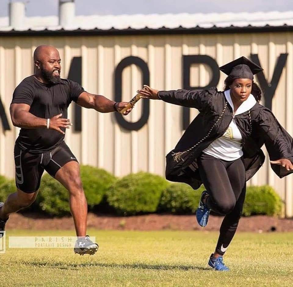 Check out these lovely father - daughter graduation photos