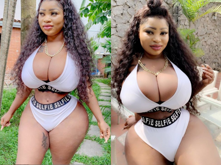 Roman Goddess puts her banging bikini body on display in new photos