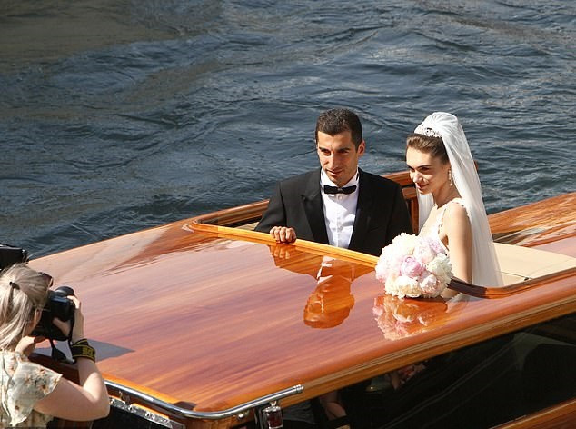 Arsenal football star, Henrikh Mkhitaryan and his bride?board water taxi to their wedding reception in Venice (Photos)