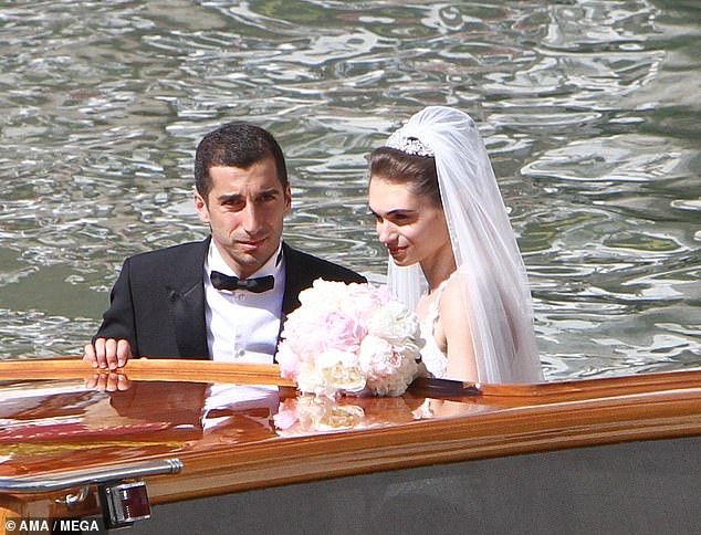  Arsenal football star, Henrikh Mkhitaryan and his bride?board water taxi to their wedding reception in Venice (Photos)
