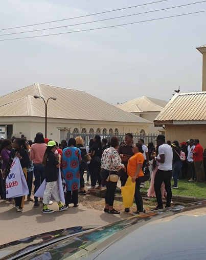 #JusticeforKhloe:  Tonto Dikeh, other Nigerians stage protest at High Court Abuja, demand justice for 4 year old girl raped by 40 year old man (photos)