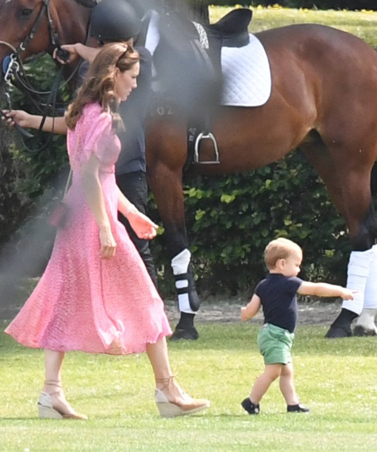 Meghan Markle takes newborn son with Kate Middleton and her kids to watch Harry and Williams play in polo match (photos)