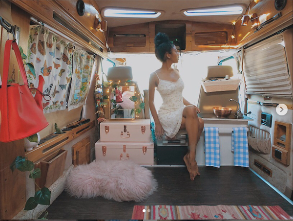 Meet Jennelle Eliana, the stylish 19-year-old girl who lives in a van (Photos)