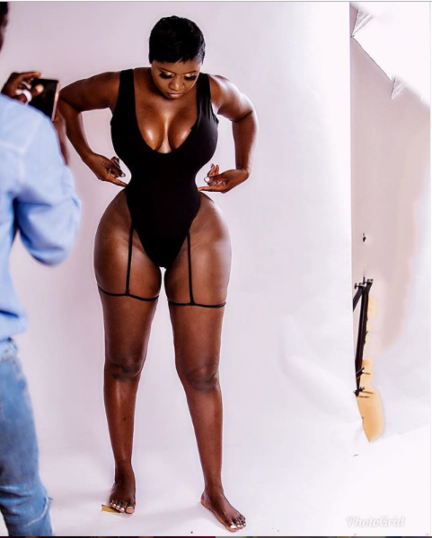 Princess Shingle shows off her curvy body in new photo
