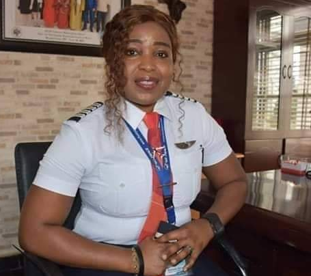 Meet the beautiful Nigerian pilot who averted the near tragedy in Lagos airport (photos)