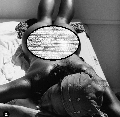 Naomi Campbell strips completely naked in new photo +18