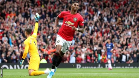 Marcus Rashford scores for Manchester United