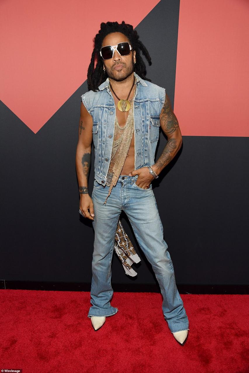Red carpet photos from the MTV Video Music Awards