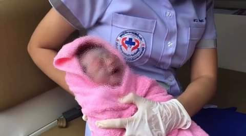 Photos: Woman gives birth to baby girl with 12 fingers and 12 toes