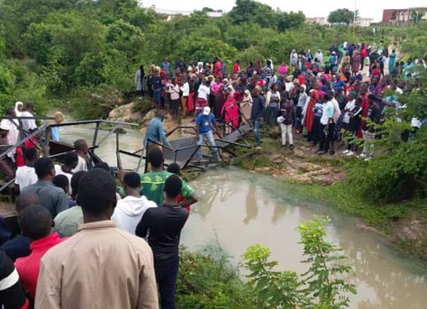 Photos: Five students killed, many others injured as metal bridge collapses in Abubakar Tafawa Balewa University 