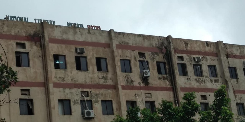 Nigerian man laments over the dilapidated state of the National Library (photos)