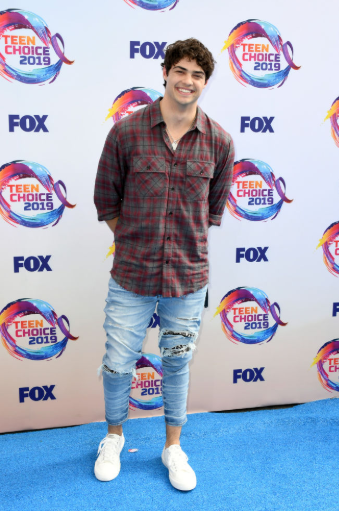 Red carpet moment from 2019 Teen Choice Awards (photos)