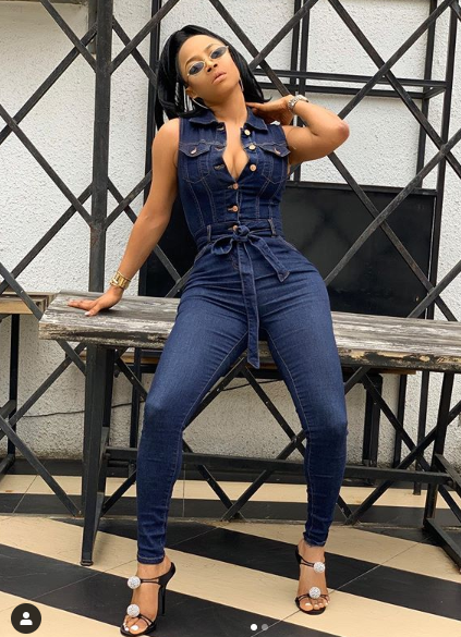 Toke Makinwa serves relationship advice, reveals how she sends raunchy photos after starting off a fight with her man (video)