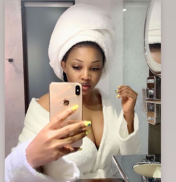 Mercy Aigbe?flaunts her cleavage in mirror selfie